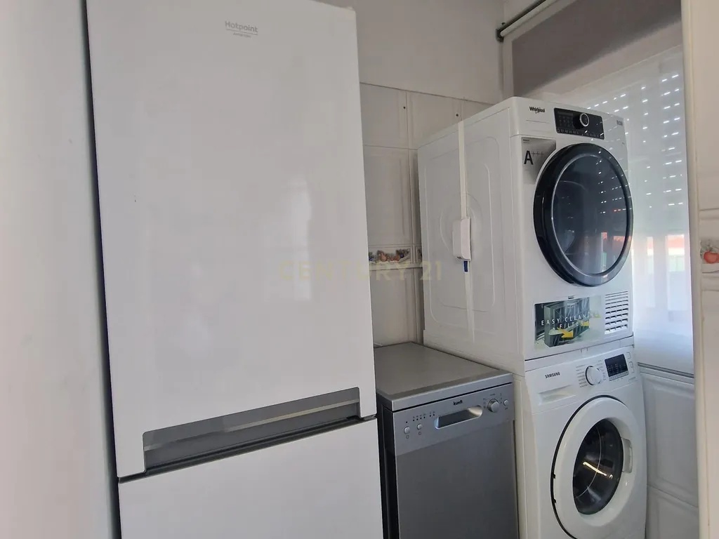 Apartamento T1 Quinta do Conde com logradouro bastante amplo - Image 3