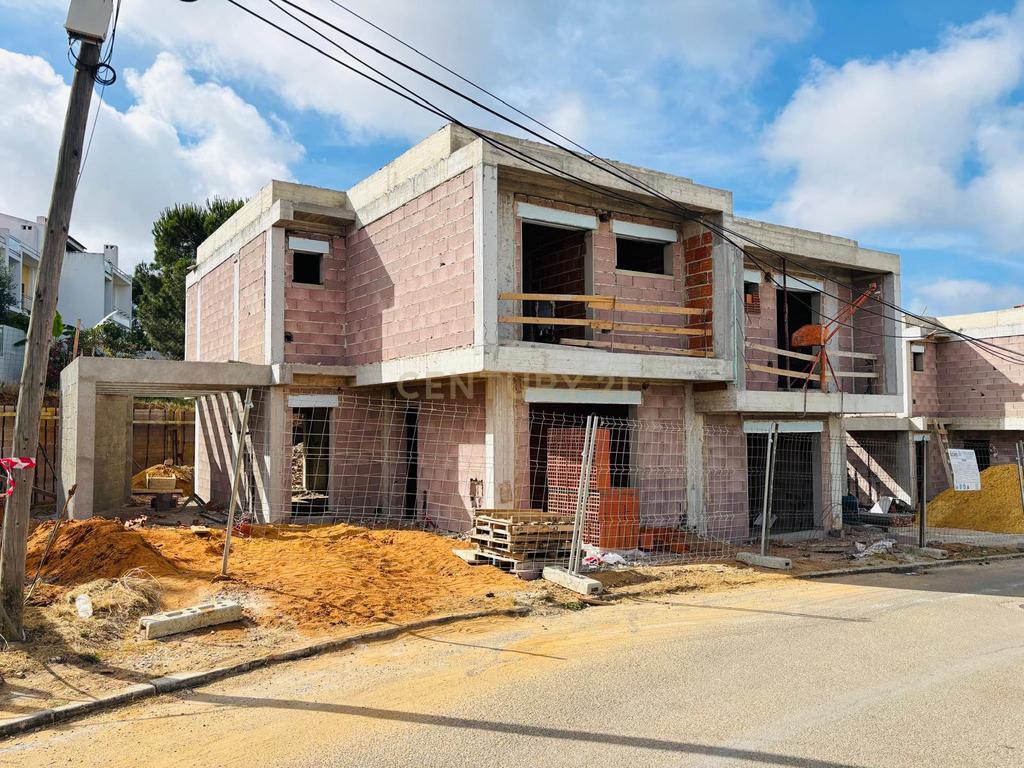 🏡 **Moradia T4 com piscina – Foros da Amora** - Image 2