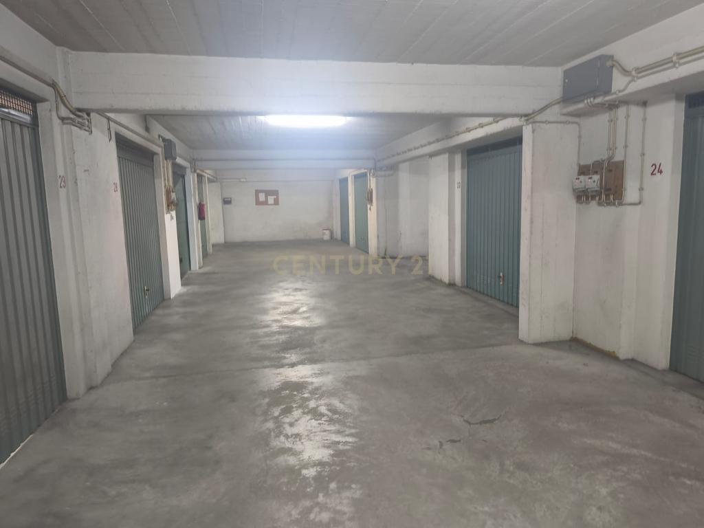 Box Fechada com 18 m² – Quinta da Piedade, Póvoa de Santa Iria - Image 4