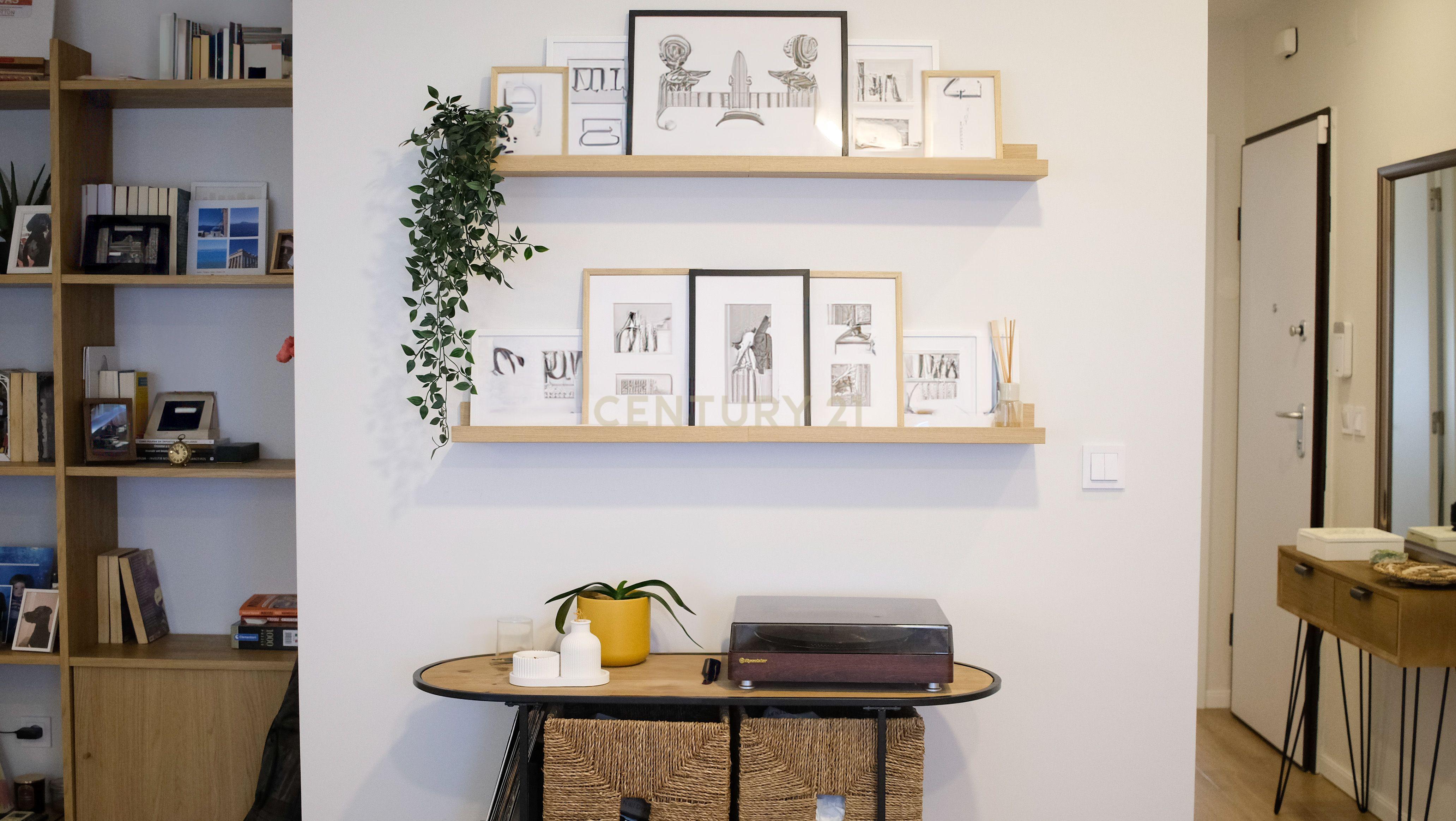 Fotografia 7 de Apartamento T2 Renovado com Logradouro de 80m² no Centro de Almada