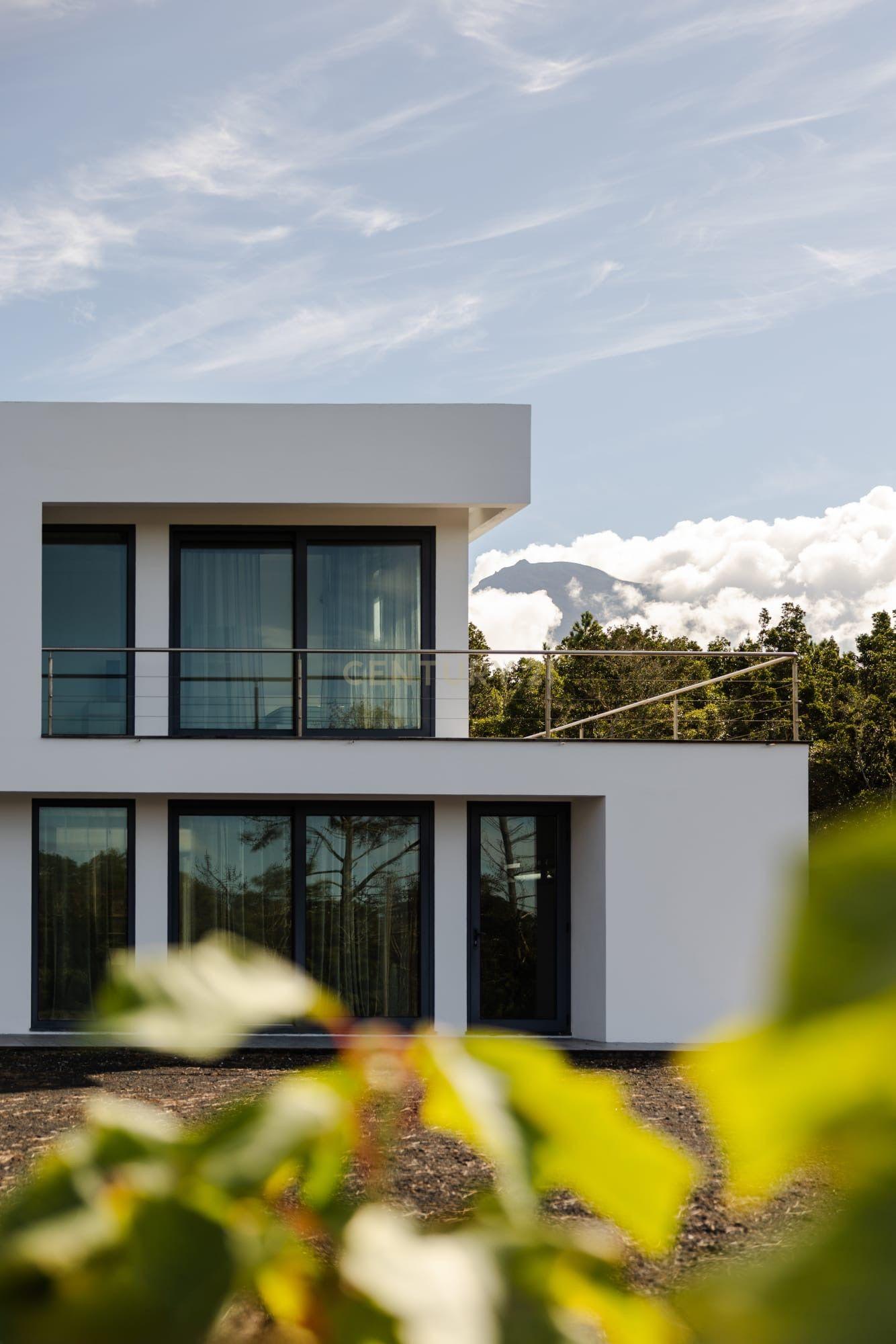 Moradia T3 à venda em Madalena, €805.000