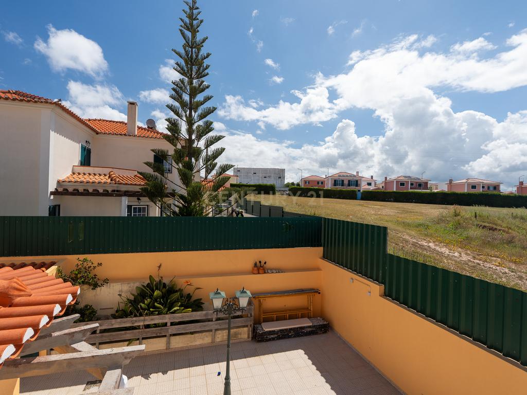 Moradia Isolada de Excelência - Apenas 10 Minutos da Ericeira - Image 57