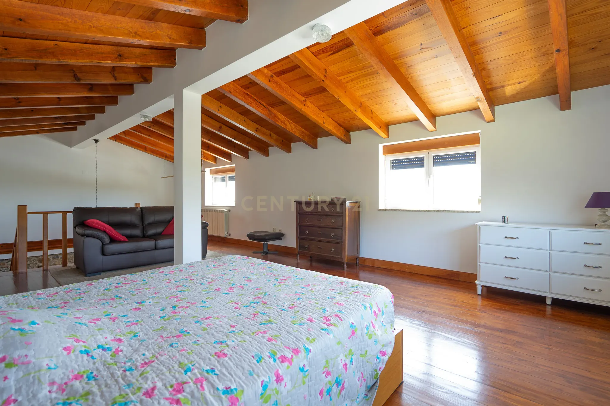 Moradia T3 + 1 em muito bom estado com pátio,piscina, terraço, churrasco coberto,anexo,garagem,poço e terreno numa localização sossegada a 10 min. de Lousã - Image 59