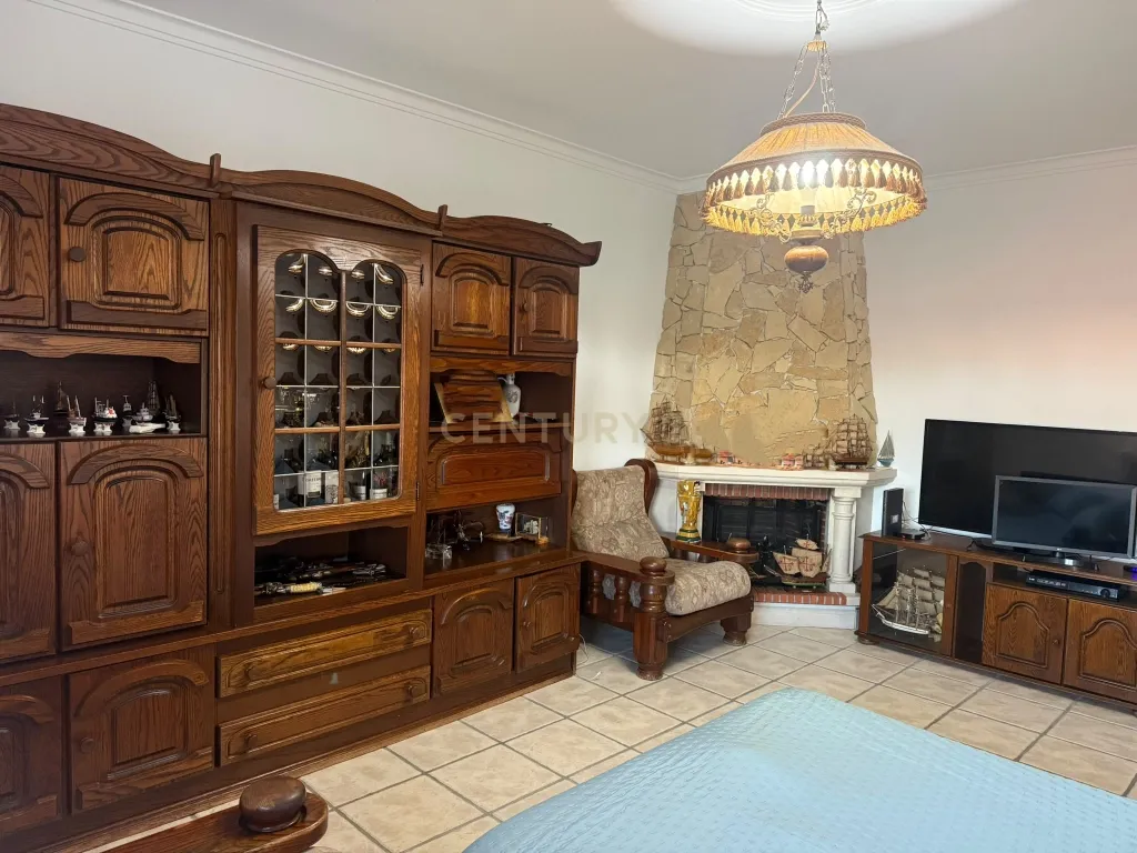 Apartamento T2 com possiblidade de T4, Entroncamento - Image 11