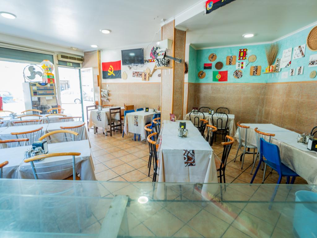 Trespasse Café/Restaurante no Centro da Amadora – Oportunidade Imperdível! - Image 4