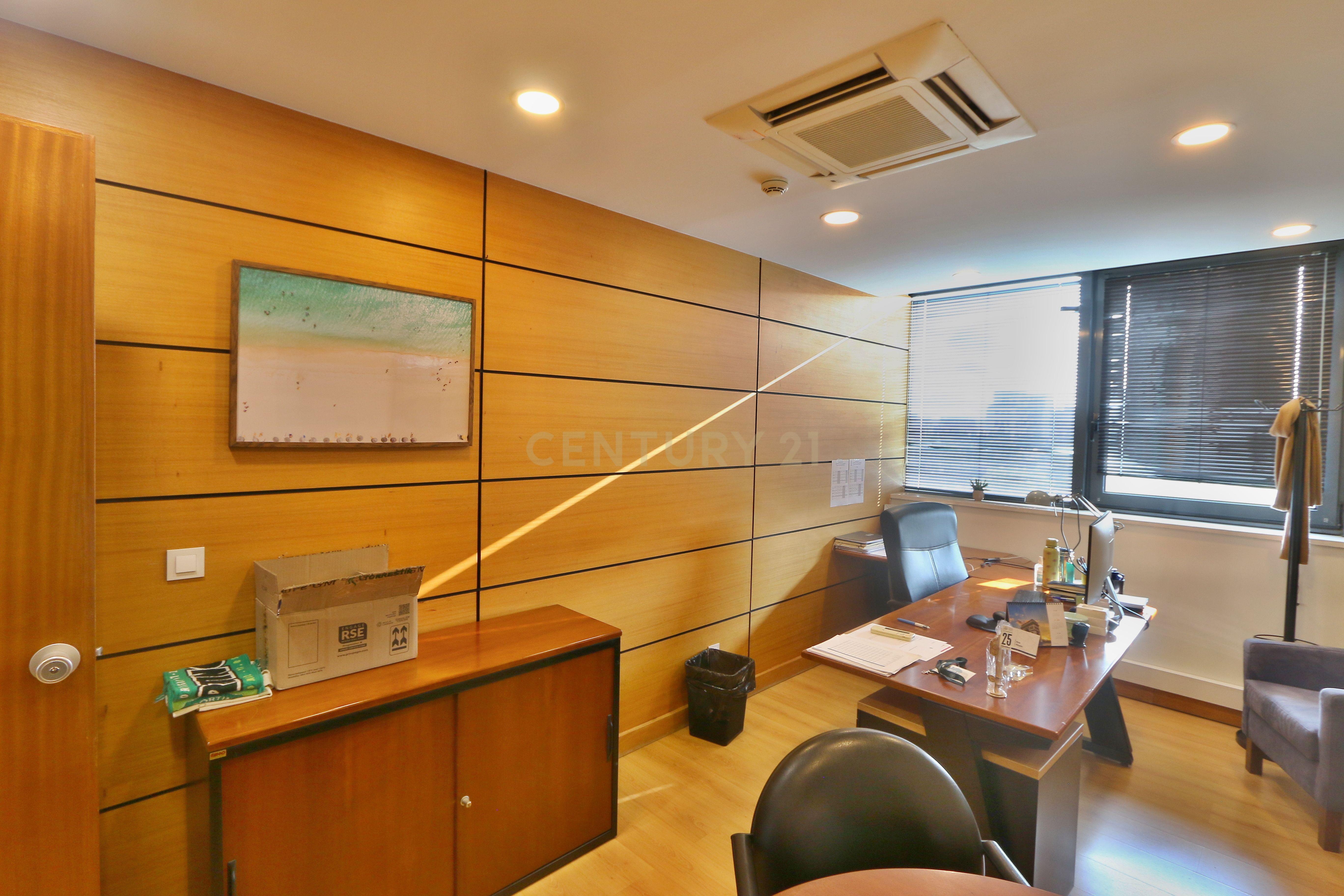 Escritório de 276 m² no Centro Empresarial de Telheiras – Lisboa - Image 20