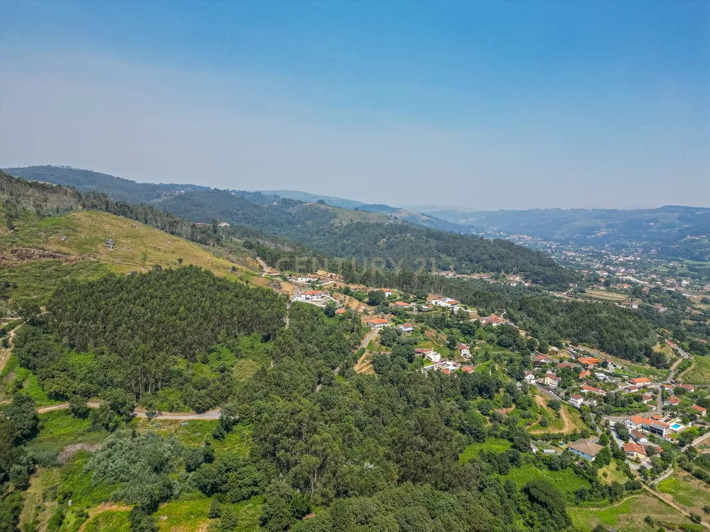 Quinta para reconstrução , em Anais, em Ponte de Lima – a vila mais antiga de Portugal. - Image 19