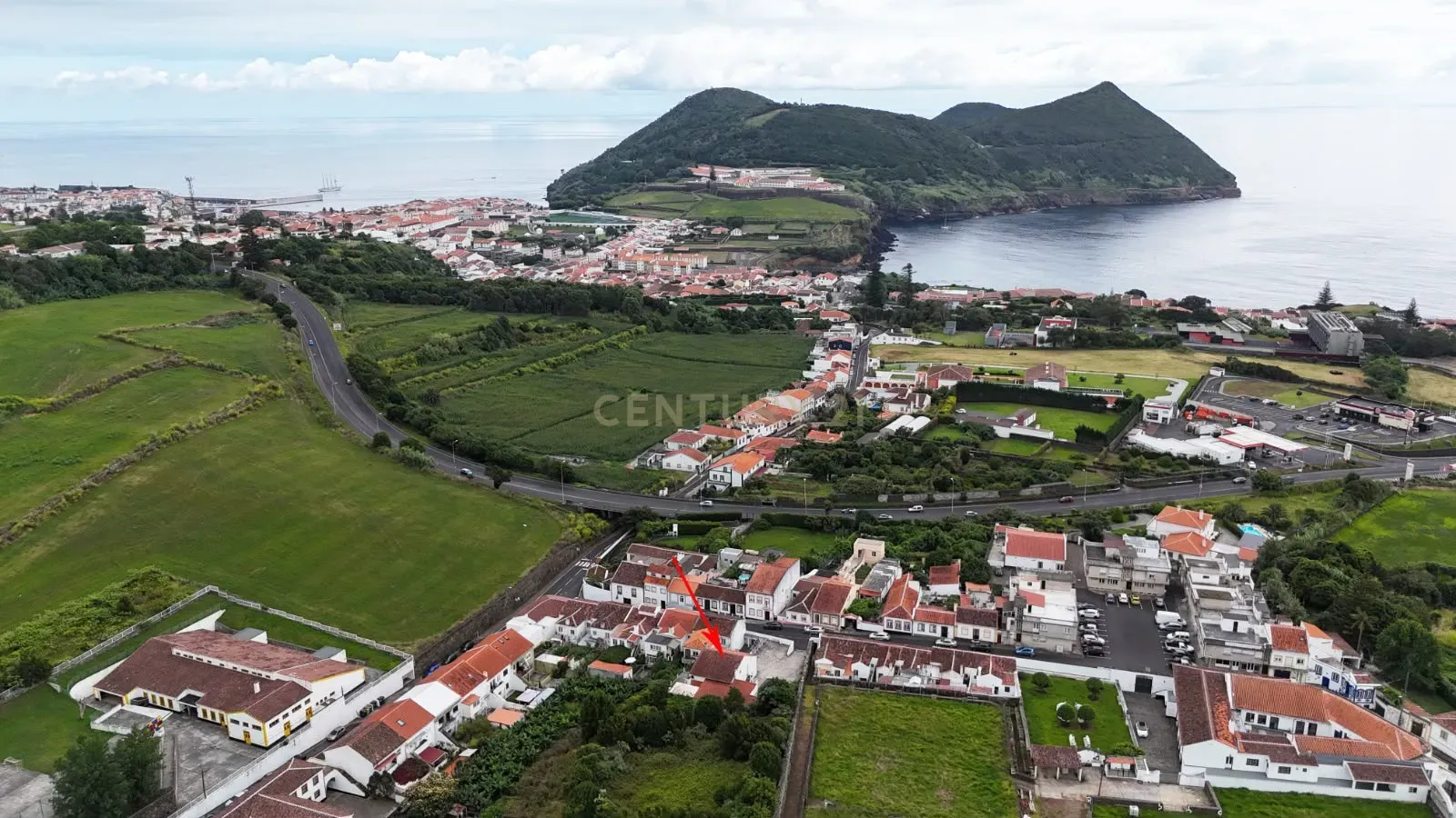 Fotografia 3 de Moradia T4, localizada Pico da Urze , Angra do Heroísmo