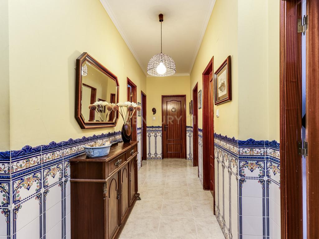 Apartamento T3 com Terraço Privativo e Jacuzzi – Alto da Brandoa            - Image 17
