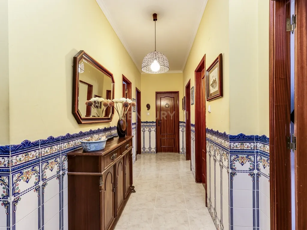 Apartamento T3 com Terraço Privativo e Jacuzzi – Alto da Brandoa - Image 17
