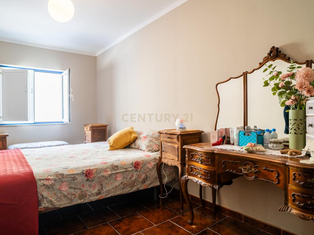 🏡 Moradia T4 Impecável em Olho Marinho – a poucos minutos de Peniche! - Image 13
