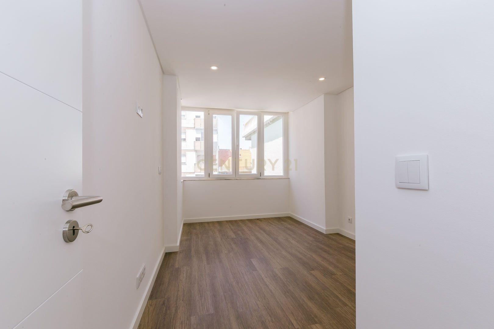 Fotografia 7 de Apartamento T2 Remodelado em Sacavém