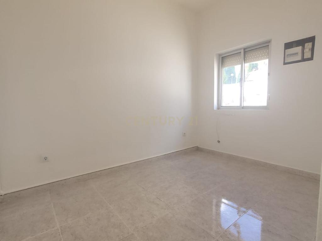 Moradia T2 em Vialonga - Image 2