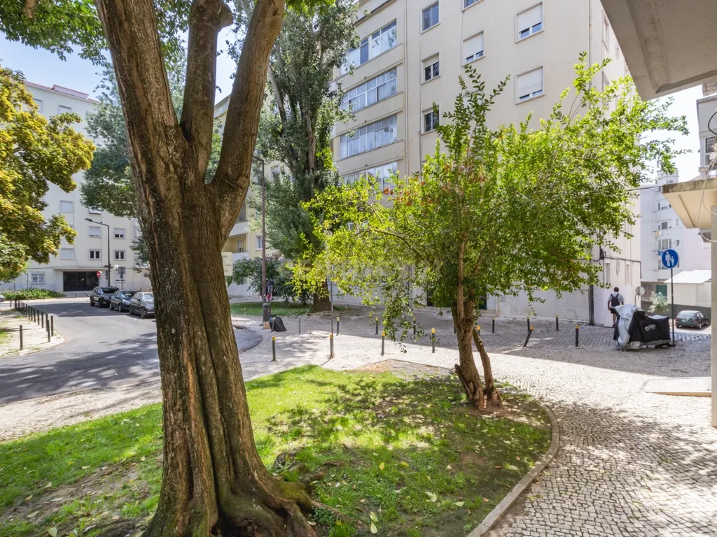 Apartamento T3 | 125 m² | Praça Pasteur – Lisboa - Image 24