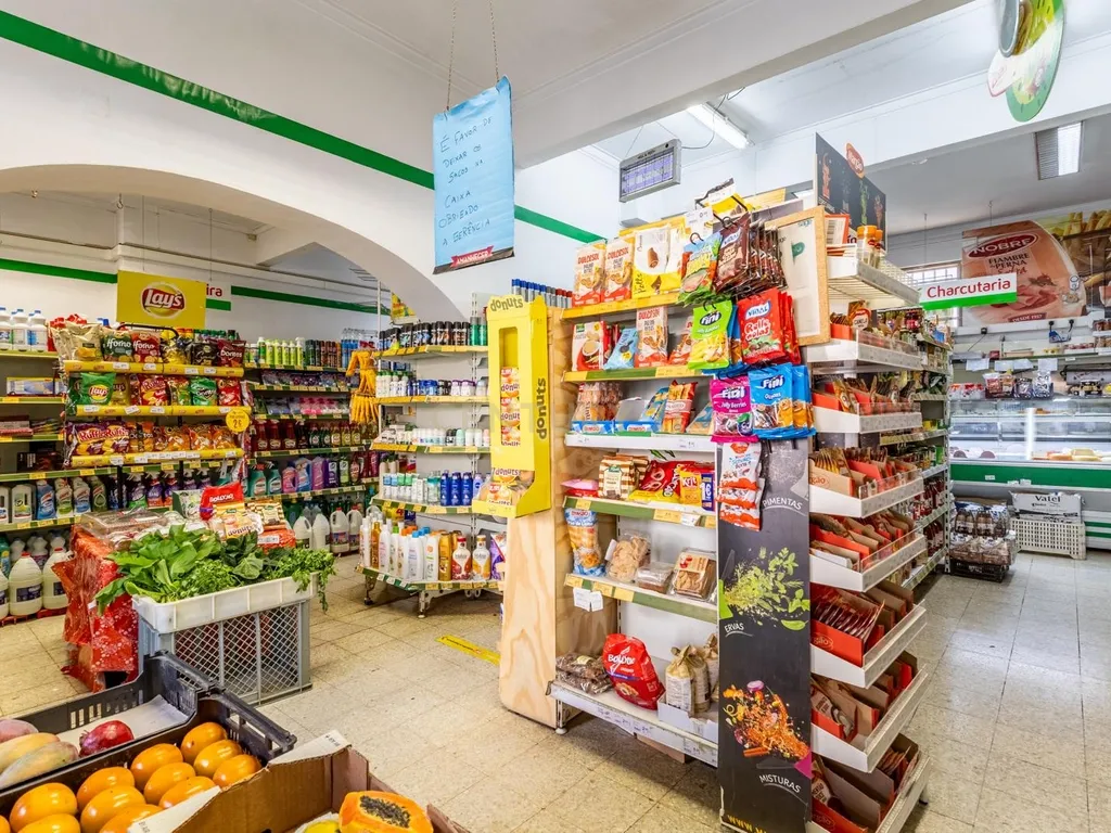 Supermercado em Vale de Figueira Bobadela - Image 6