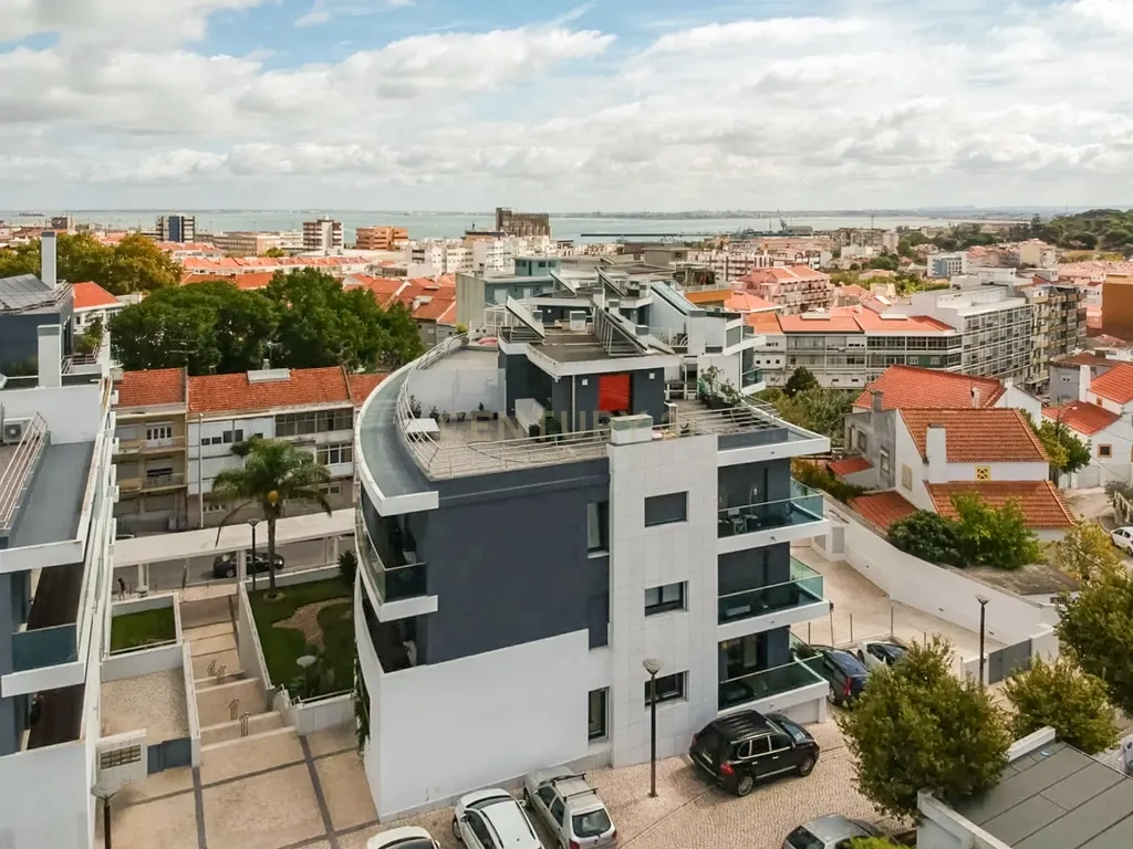 Apartamento de luxo com 5 assoalhadas, 2 garagens e parqueamento - Image 45