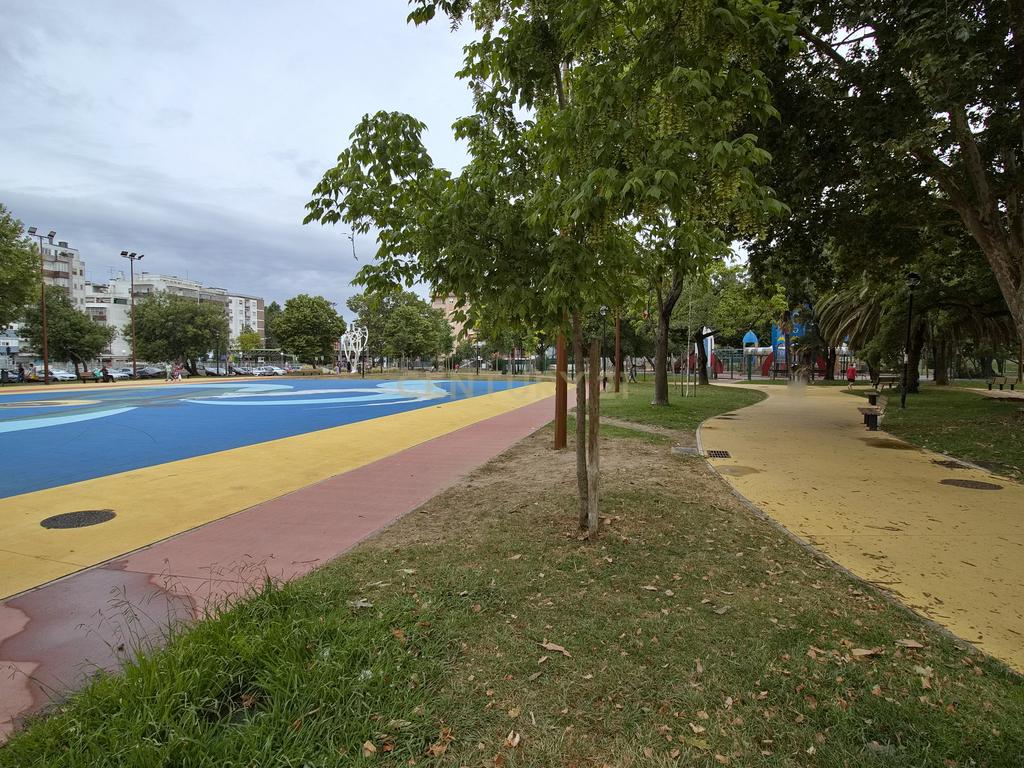 Apartamento T2 com Duas Varandas e Excelente Localização - Image 16