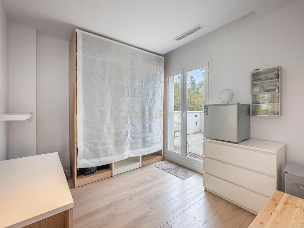 Moradia de Luxo a 500 Metros da Praia - Image 31