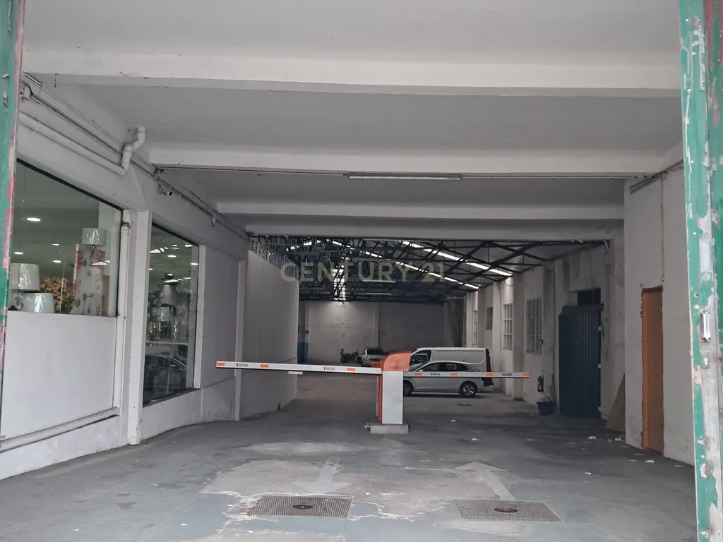 Loja com armazém na rua do Carvalhido - Porto - Image 11