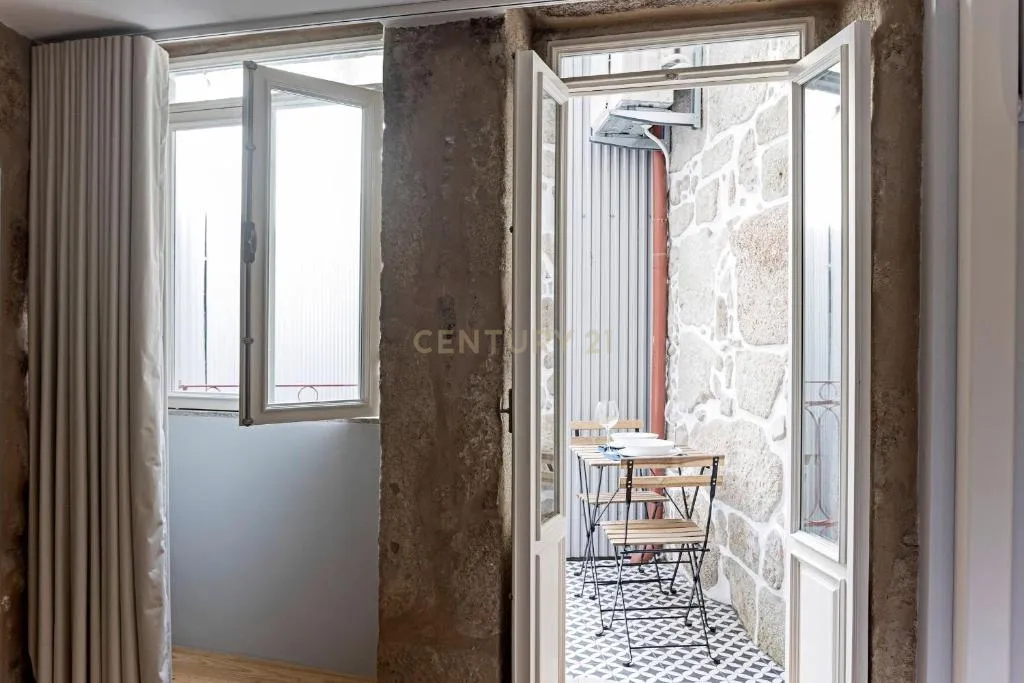 Fantástico Prédio no Centro Histórico do Porto – Excelente Oportunidade de Investimento - Image 22