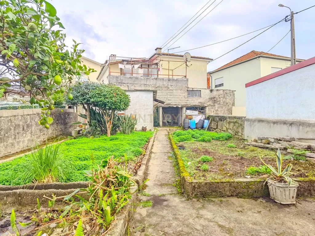 Moradia bifamiliar T2 + T1 em Valbom - Gondomar - Image 11