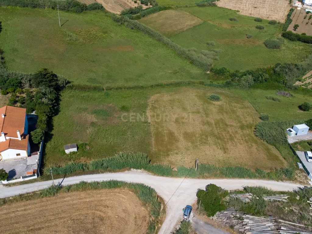 Terreno Urbanizável para Construção com 7.880 m² | Índice de Construção de 80% no Centro da Lourinhã - Image 5