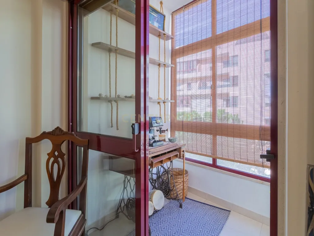 Apartamento T2, sito na localidade de Cova da Piedade, concelho de Almada. - Image 11