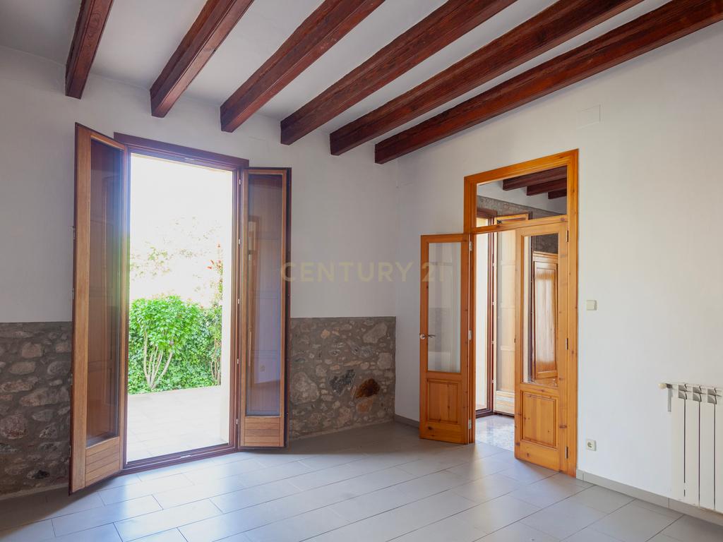 Encanto modernista no rés do chão com jardim – La Garriga - Image 8