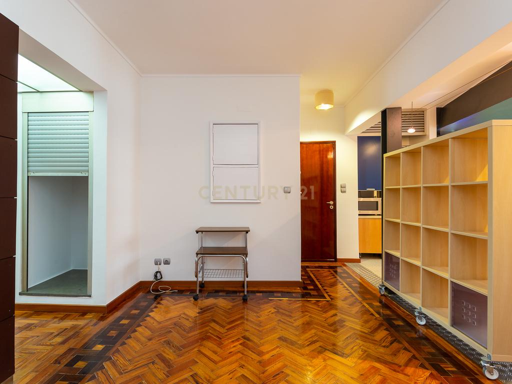 Apartamento T2 em Sacavém, Loures - Oportunidade Única! - Image 12