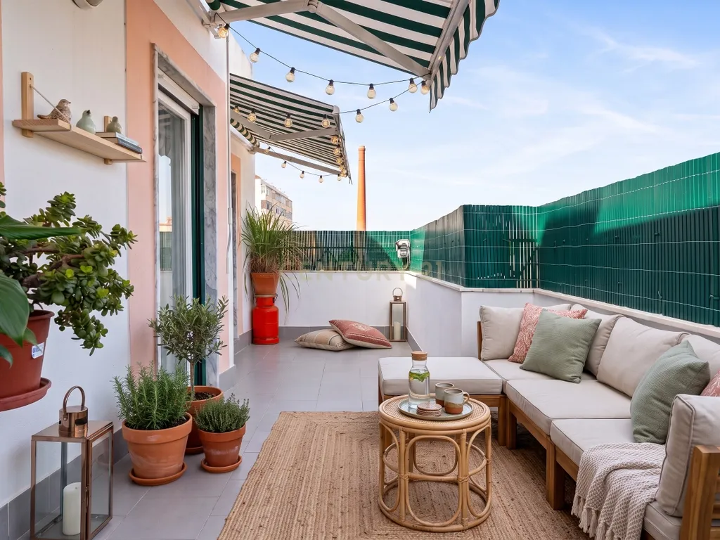 Apartamento T3 Duplex com Terraço, Varanda e Parqueamento no Montijo - Image 25