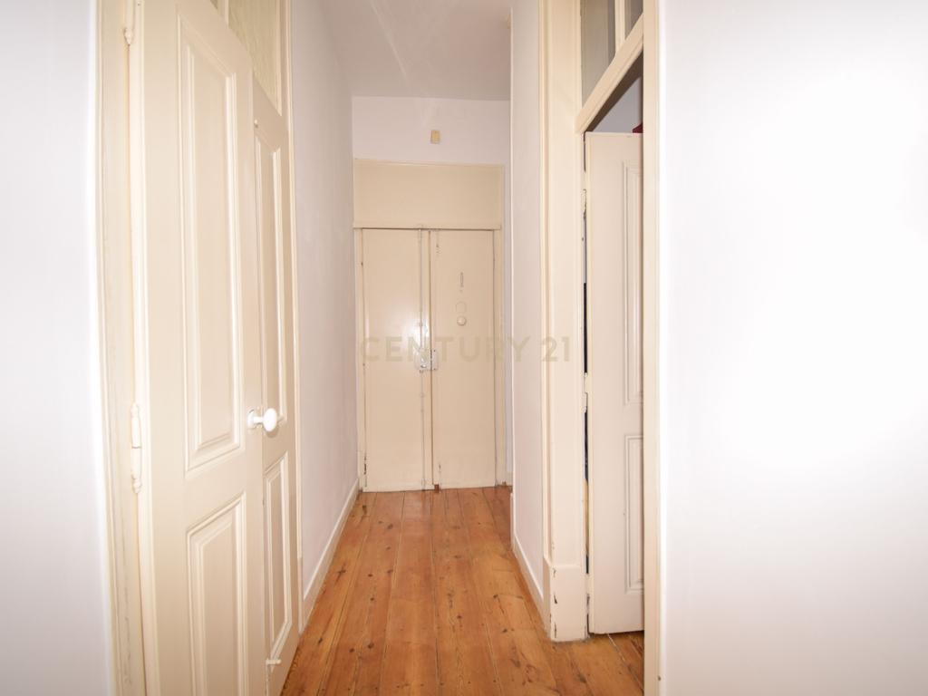 Apartamento T5 em Arroios: mais espaço, mais conforto e mais Família! - Image 25