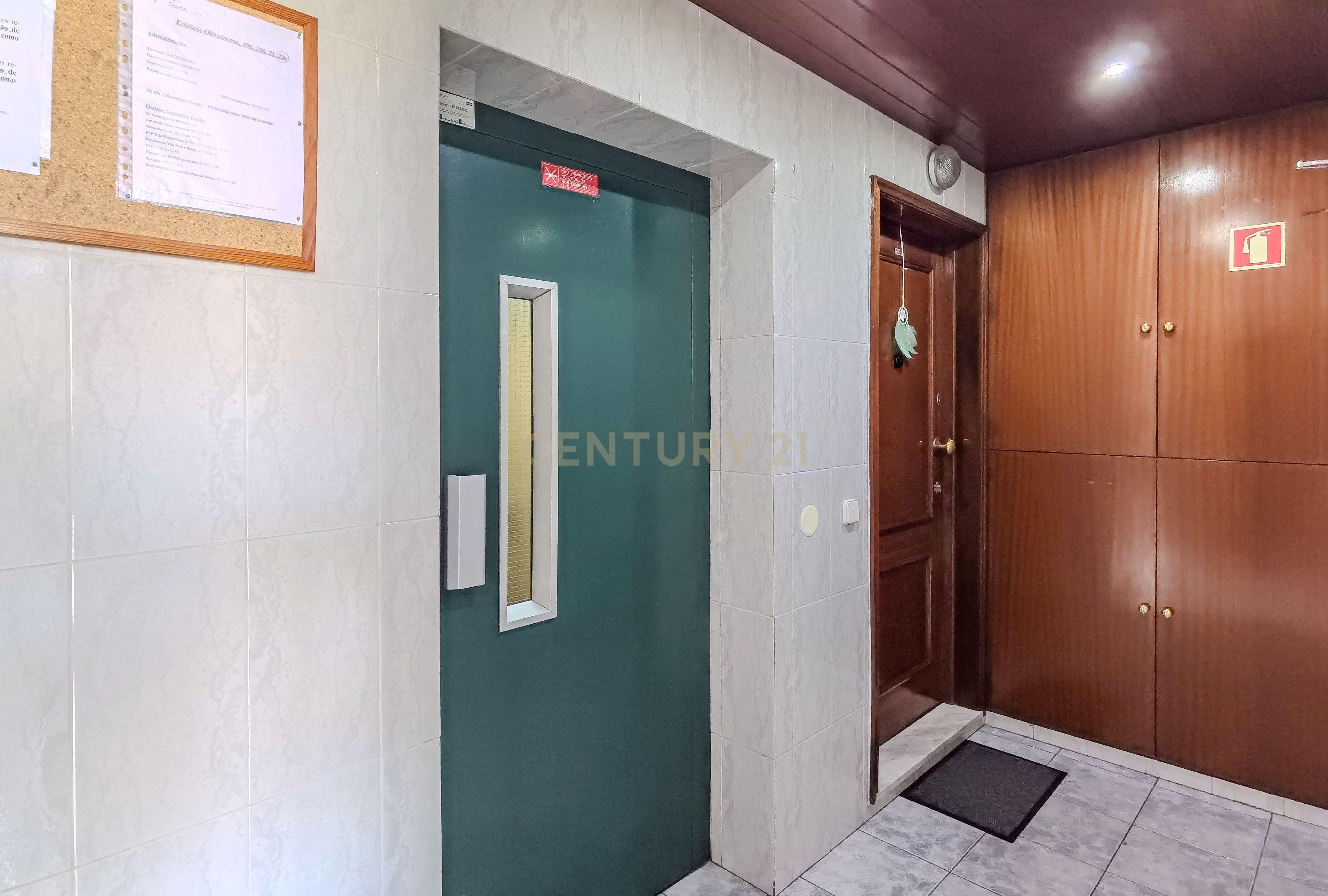 Apartamento T1+1 com Garagem e Vista Rio, Oliveira do Douro, Vila Nova de Gaia - Image 2