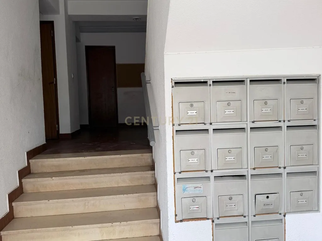 Apartamento T2 em Setúbal - Oportunidade Única! - Image 3