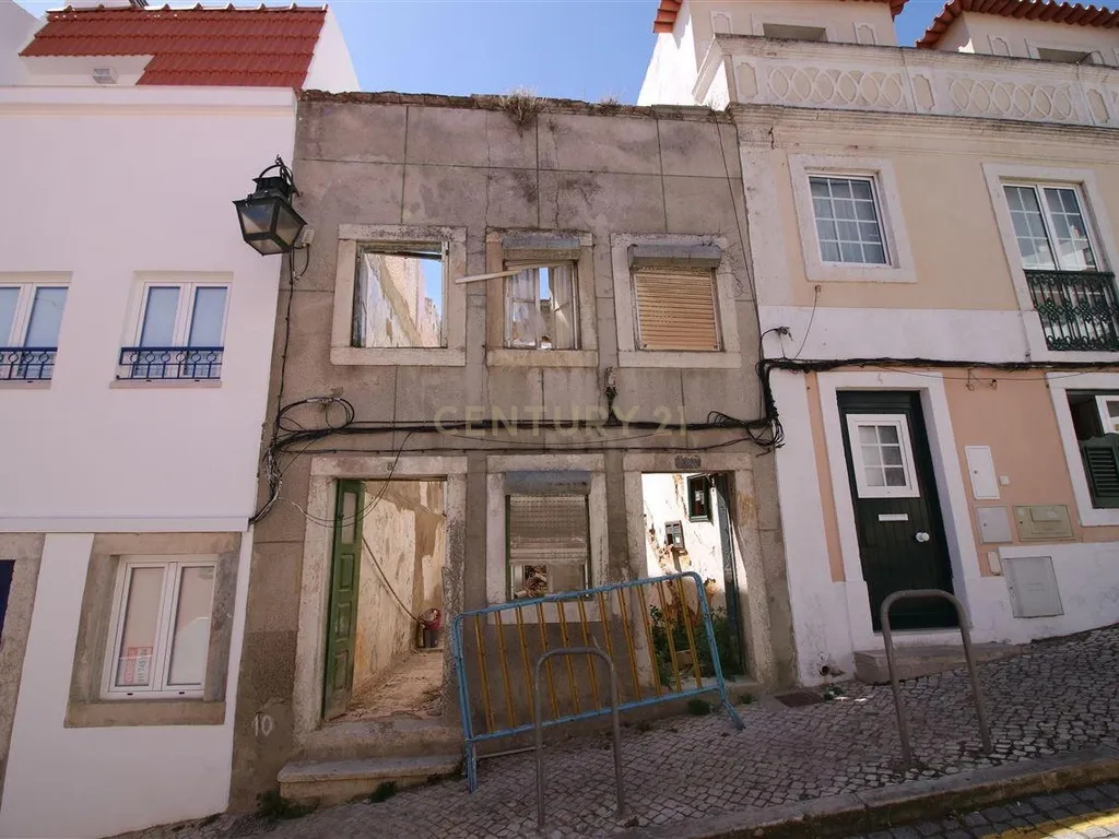 Prédio em Ruína Almada - Image 2