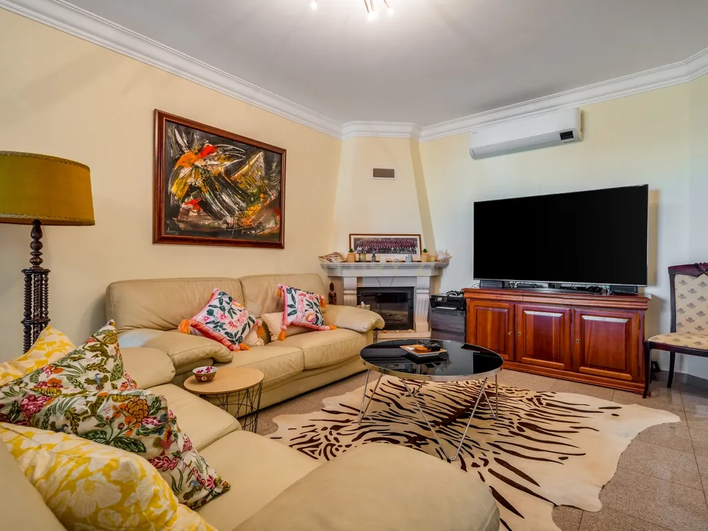 Apartamento T3 com Vista Mar, Piscina e Estacionamento – Edifício Belo Horizonte | Correeira, Albufeira - Image 6
