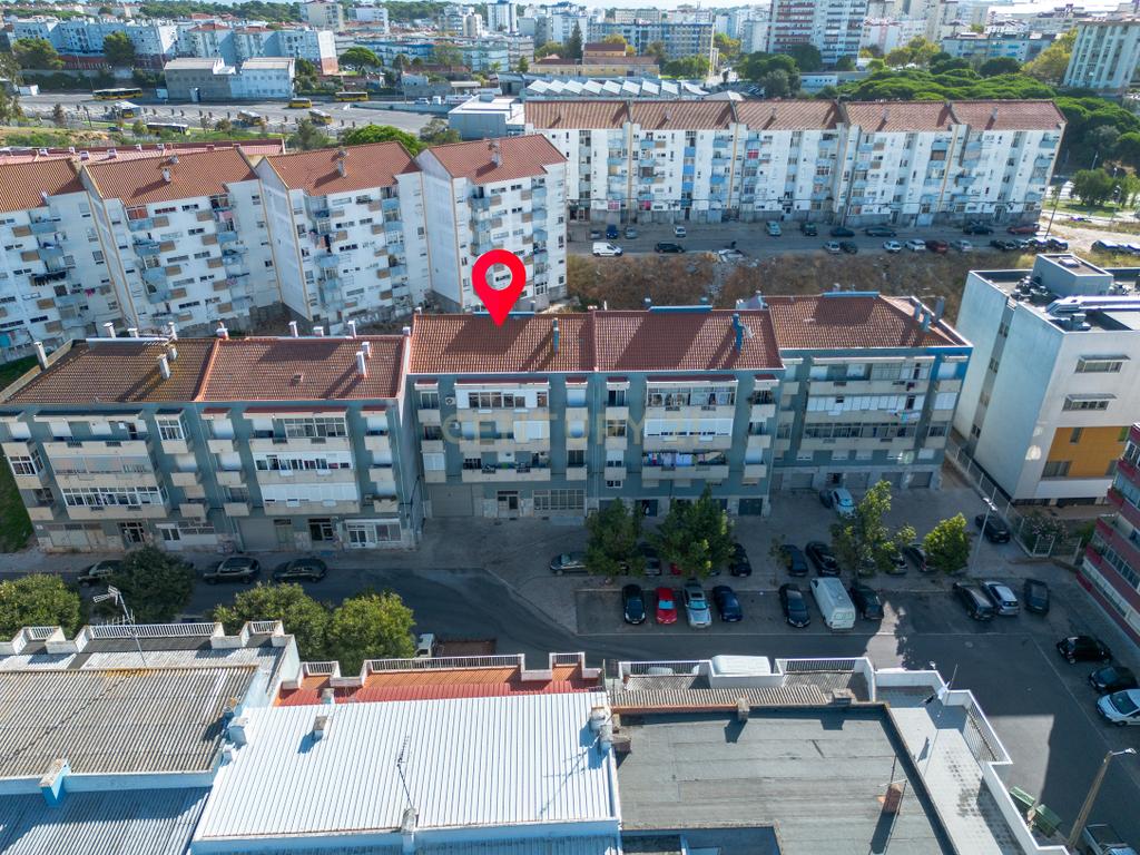 Apartamento T1 Feijó - Almada - Image 17
