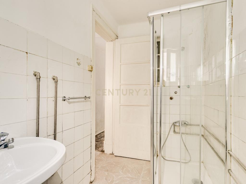 Apartamento no Coração do Príncipe Real – Lisboa - Image 14