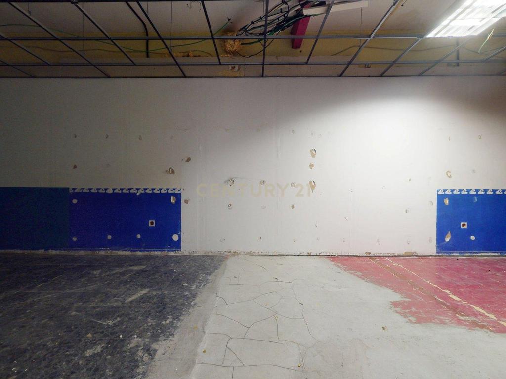 Espaçoso imóvel comercial para renovar no centro de Madrid, a apenas 10 minutos da estação de Atocha. - Image 12