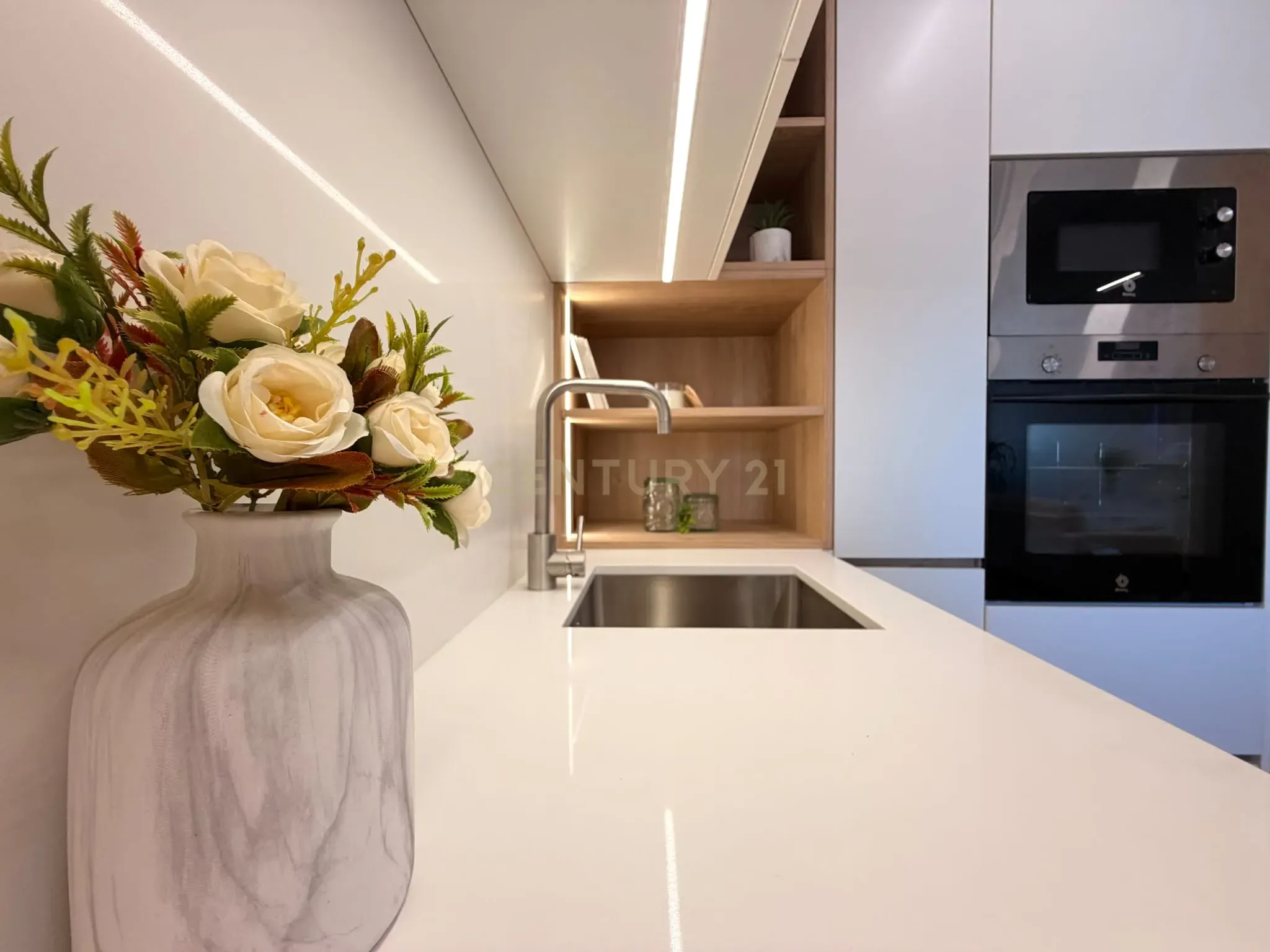 Fotografia 12 de Apartamento T1 Renovado, Mobilado e Equipado – Póvoa de Varzim, Porto