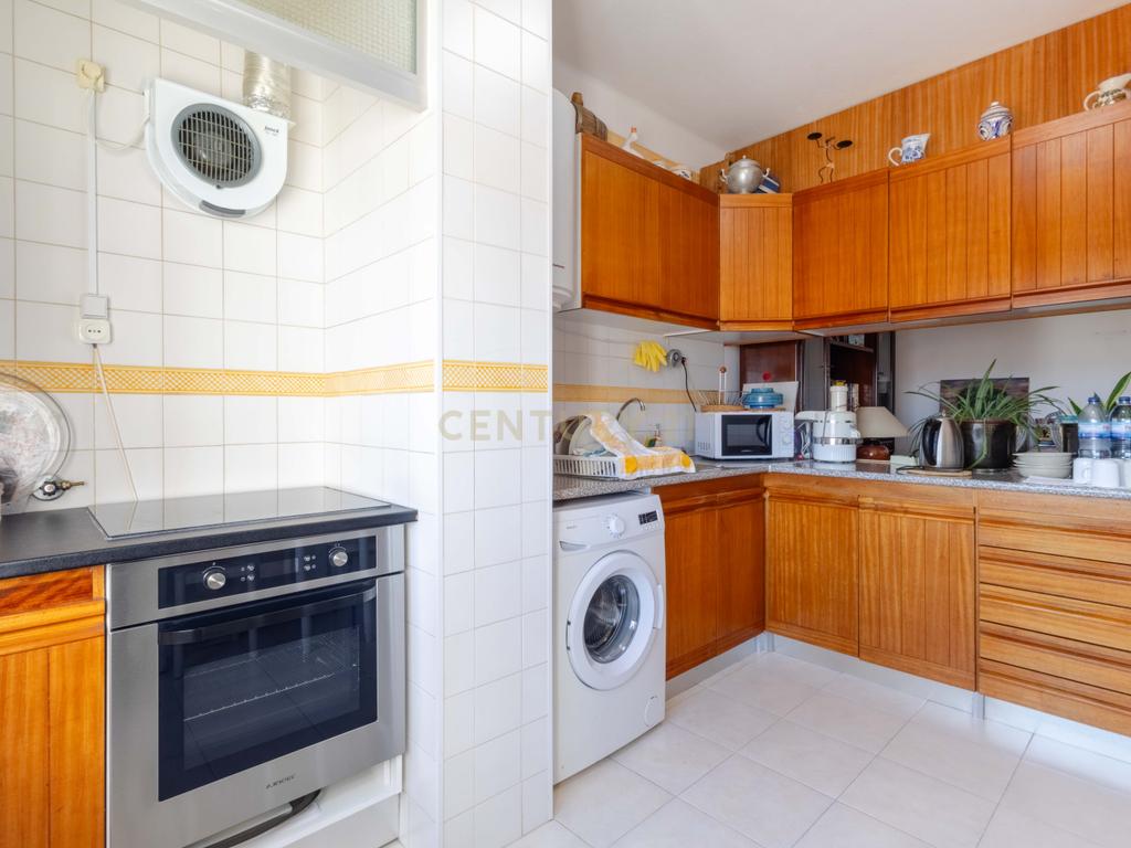 Apartamento T1, Vista Mar, Lagos - Image 4