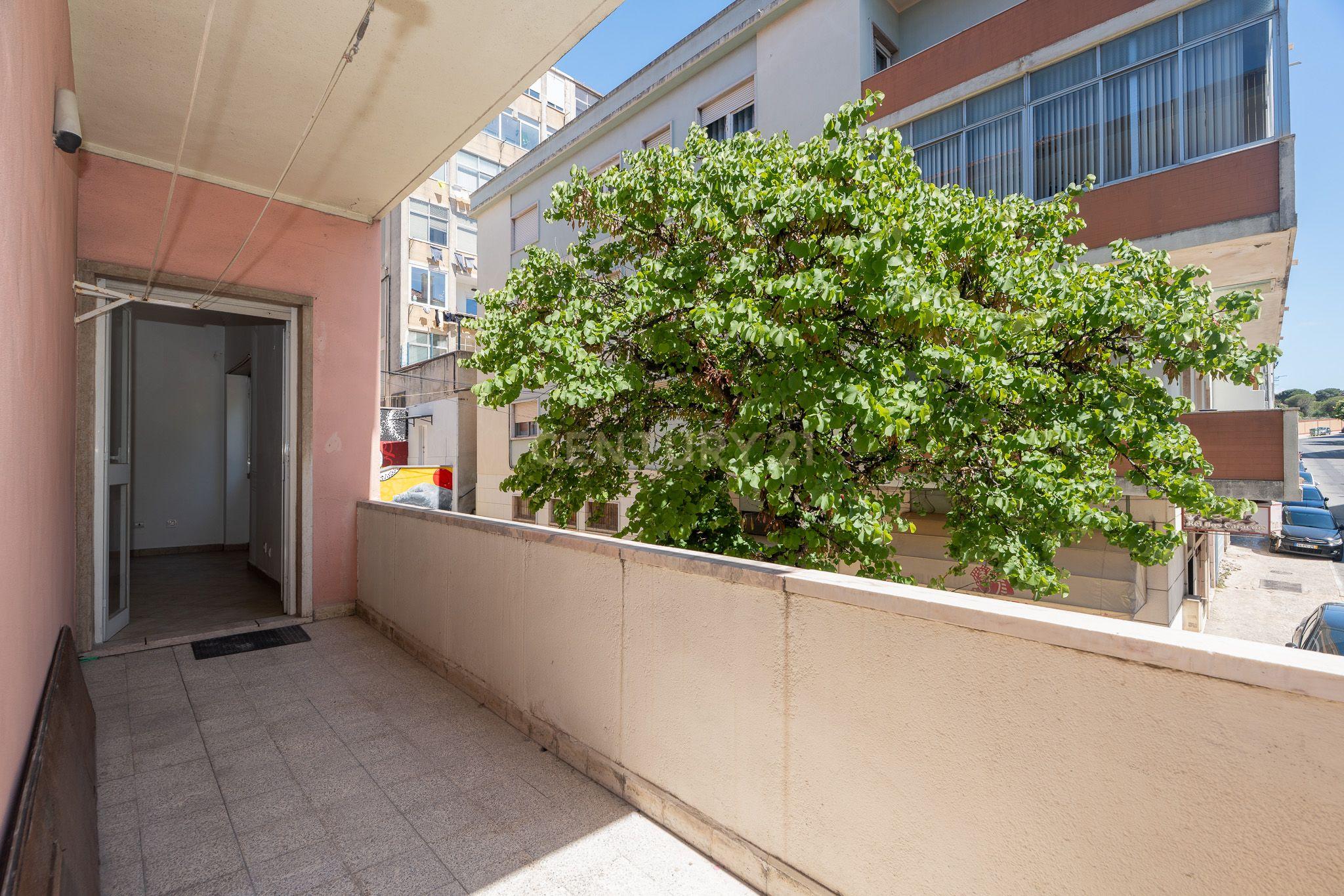 Fotografia 6 de T3+1  com Terraço e Varanda na Cova da Piedade | Excelente Localização