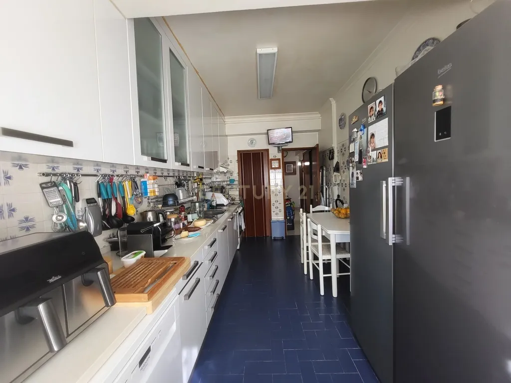 Apartamento T3 – Miratejo, Corroios - Image 3