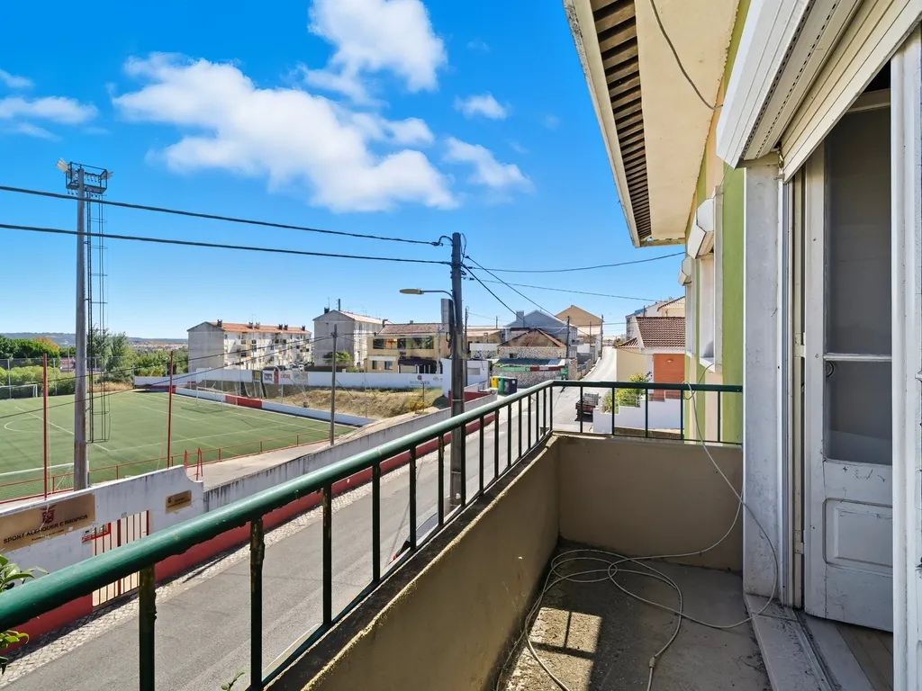 Moradia Bi-familiar com terreno de 800m2 urbanos - Paredes, Alenquer - Image 51