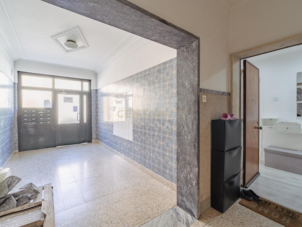 Apartamento semi-Renovado T2 em Seixal, Setúbal - 270.000€ - Image 18