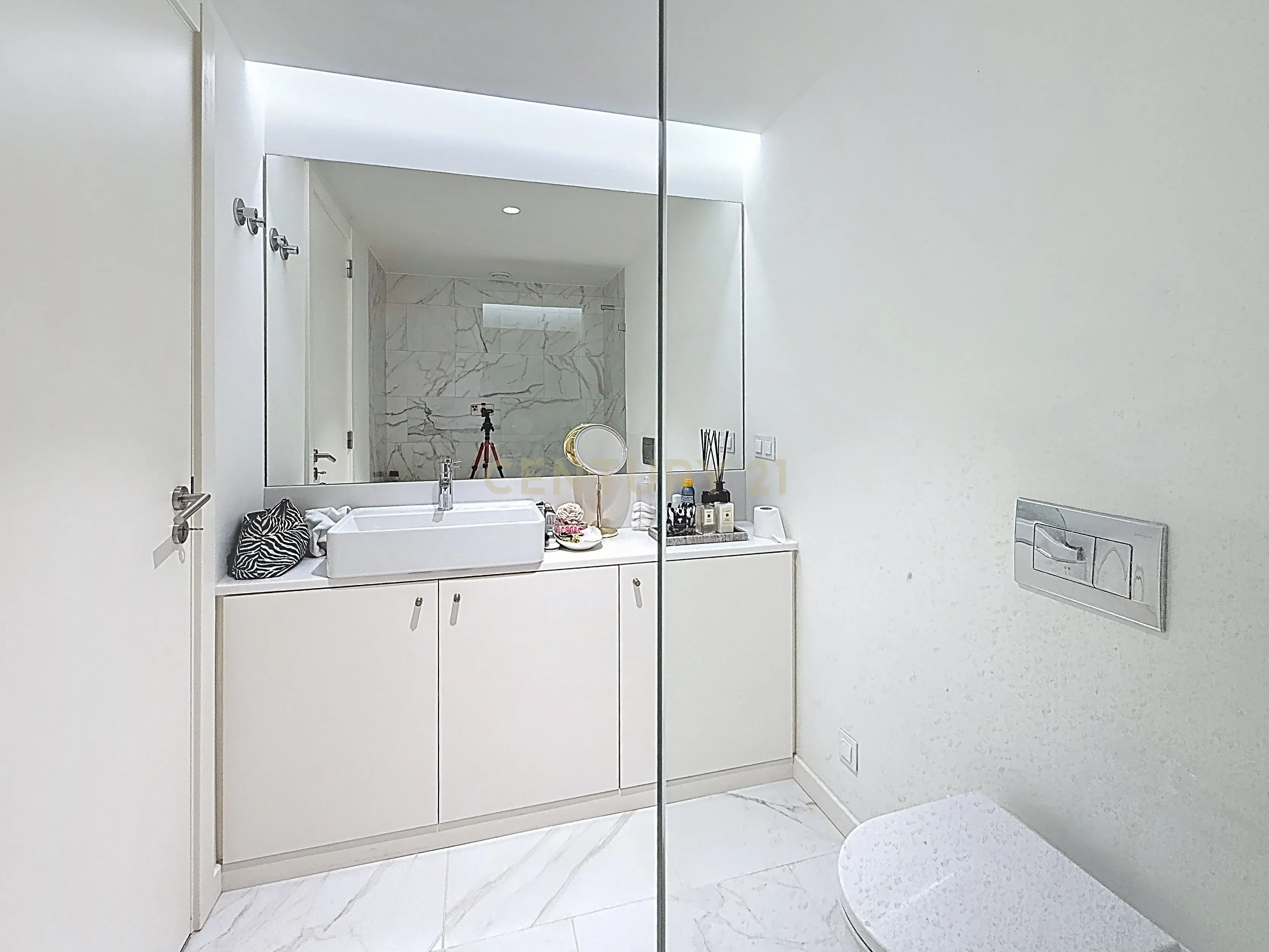 Apartamento T2 com Vista Rio, Semi-Novo, Empreendimento Seixal Baia / Vende-se com o mobiliário - Image 11