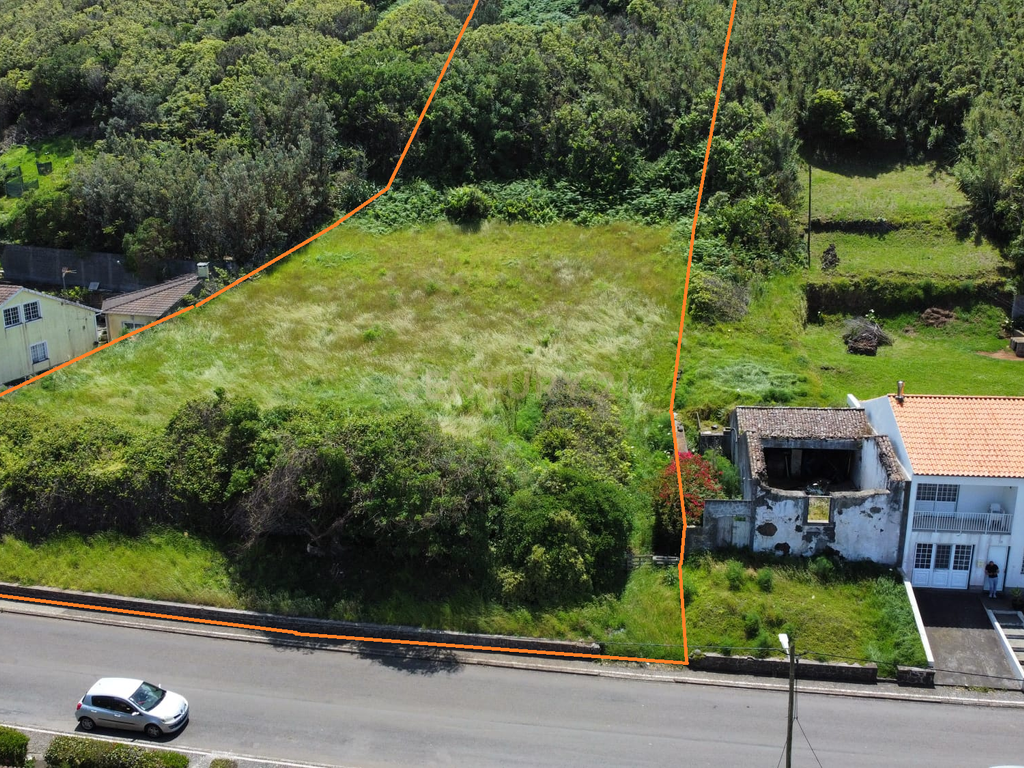 Terreno para Construção com 4.356 m² – Vista Mar e Excelente Localização - Image 1