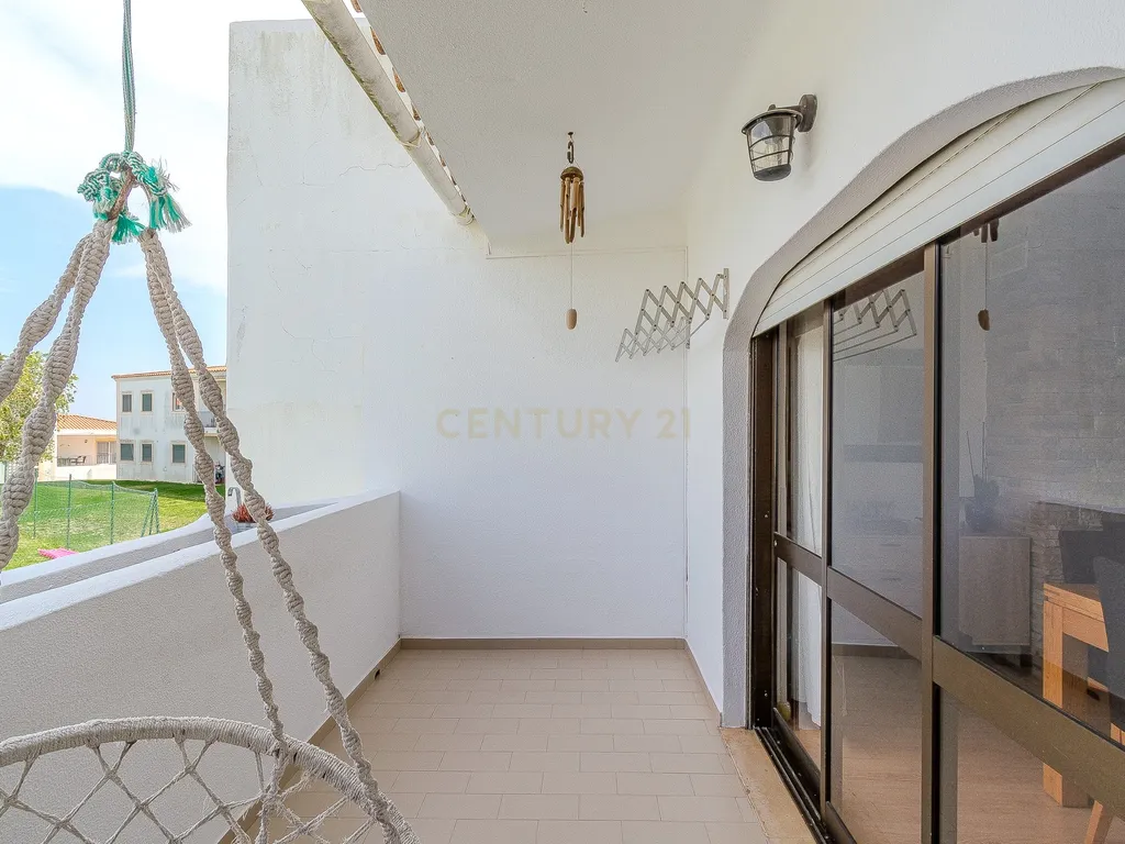 Apartamento T2 de 105m2 com Varanda e Vista Campo – Páteo, Albufeira - Image 10