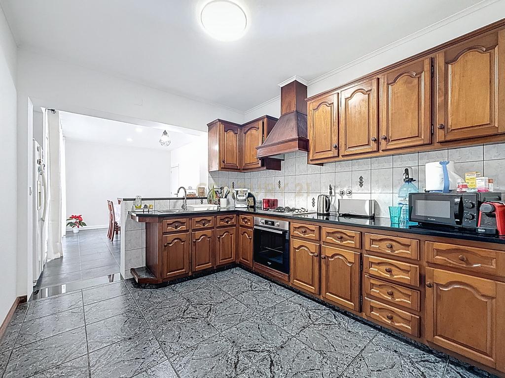 Moradia Moderna e Funcional no Coração da Vila de Nordeste - Image 10