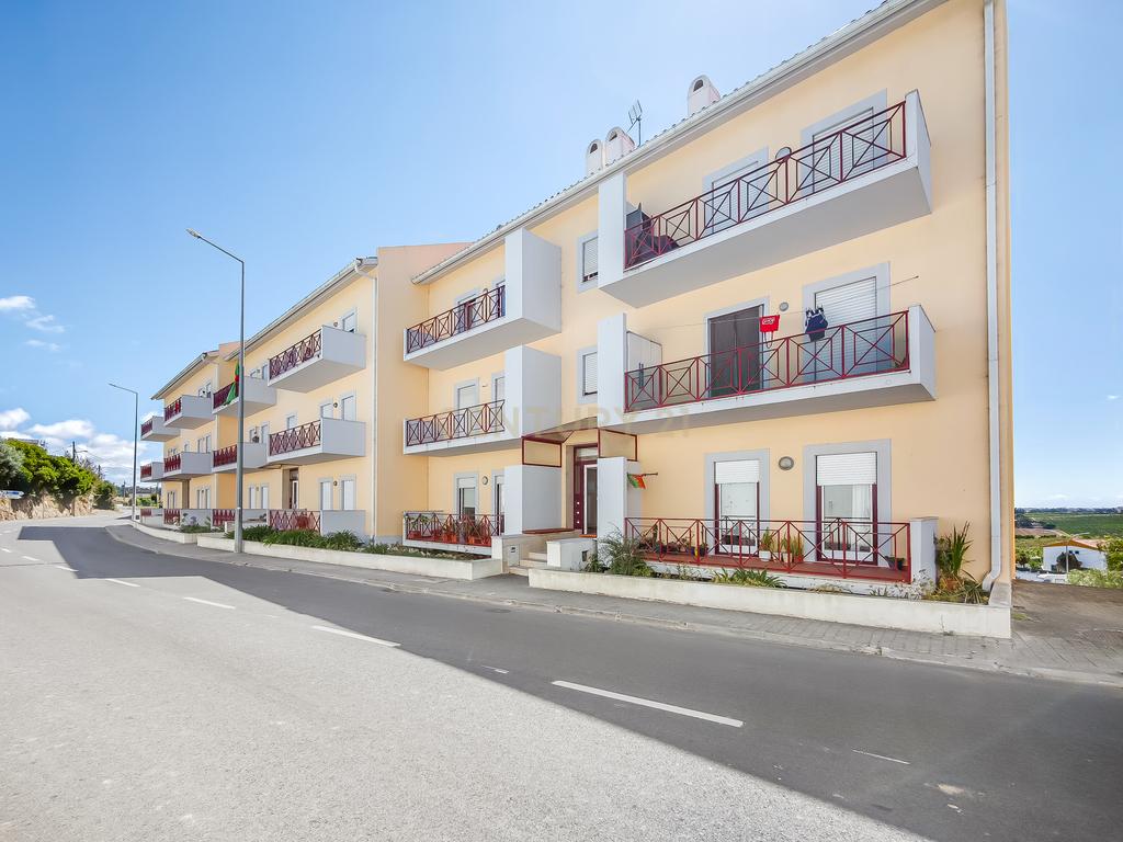 Apartamento T2 Dúplex com Vista Panorâmica e Garagem com Carregamento Elétrico | a 15 minutos de Mafra e Ericeira - Para arrendamento! - Image 29