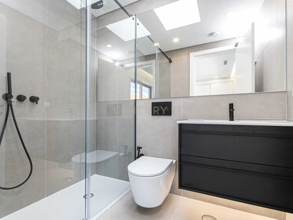 Moradia T4 Premium independente com Piscina (Nova Construção) / Barcarena - Image 21